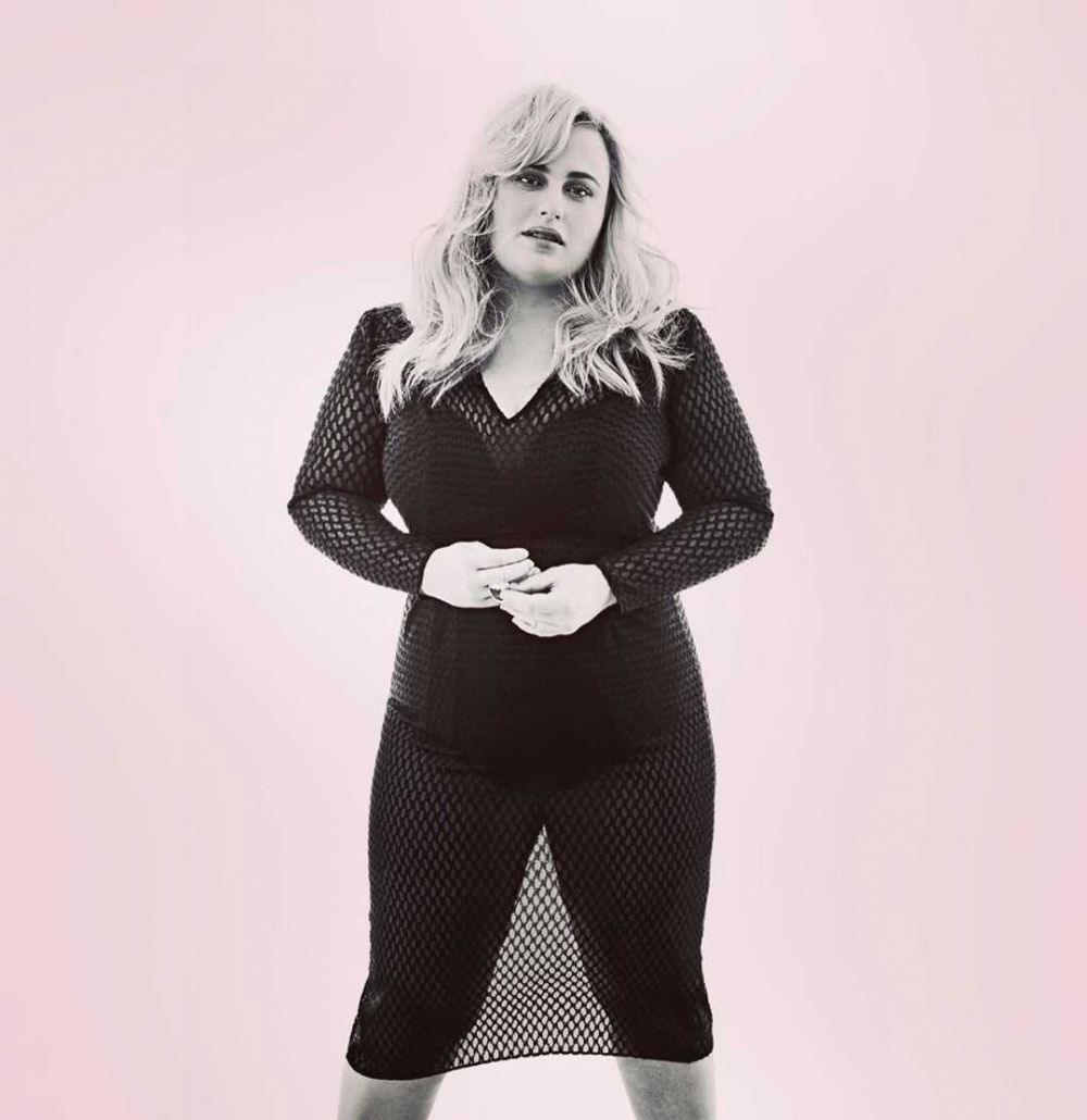 10 Potret Terbaru Rebel Wilson yang Berhasil Turunkan Berat Badan.