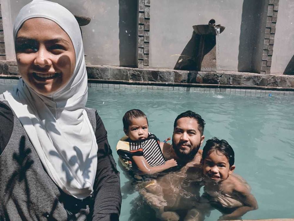 Lama Vakum di TV, 10 Potret Terkini Revalina S Temat Jadi Ibu Dua Anak