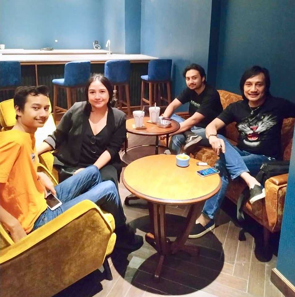 Cerai dari Ira Wibowo, Katon Bagaskara Tetap Dekat dengan Tiga Anaknya