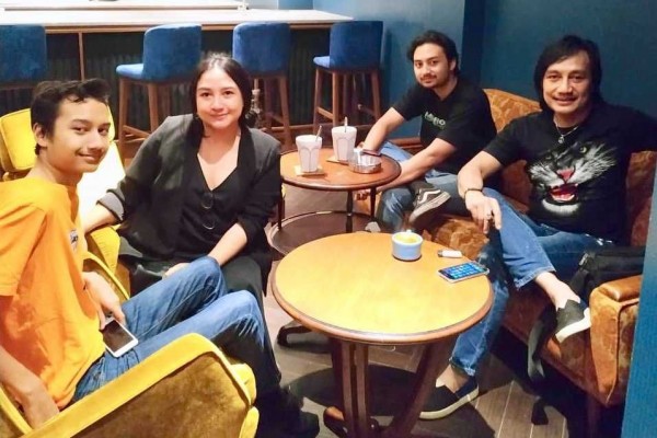 Cerai dari Ira Wibowo, Katon Bagaskara Tetap Dekat dengan Tiga Anaknya