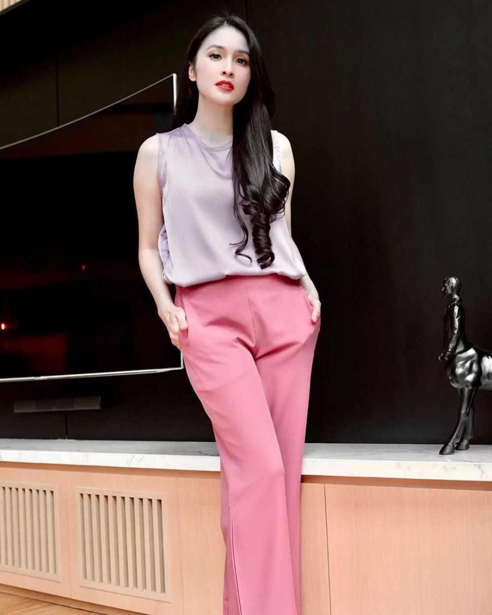 10 Inspirasi Mix  and Match  Celana  High Waist ala Sandra 