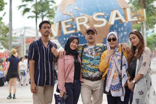 Jarang Disorot, 10 Momen Kedekatan Adi Bing Slamet dan Ketiga Anaknya