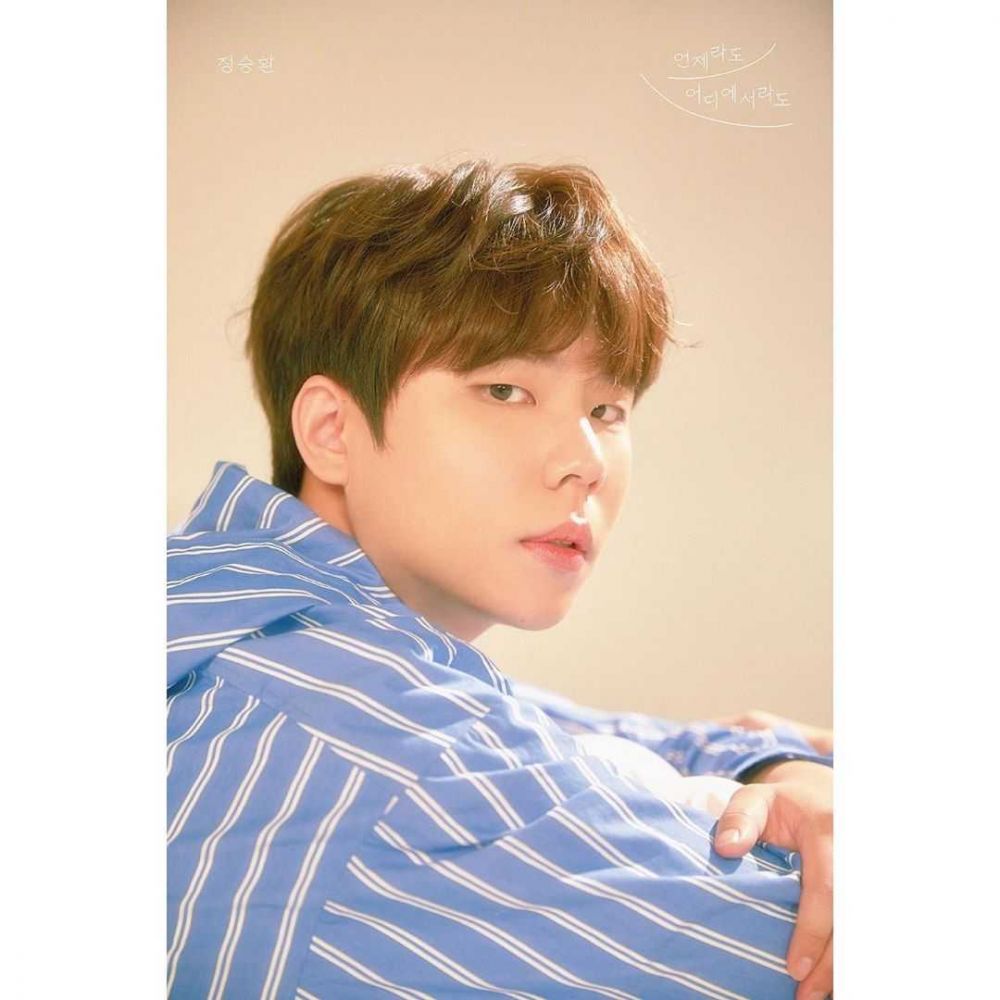 10 Potret Jung Seung Hwan, Penyanyi Suara Merdu Pengisi OST 'StartUp'