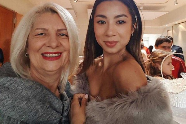 9 Momen Keakraban Jennifer Bachdim dengan sang Mama yang Asli Jerman