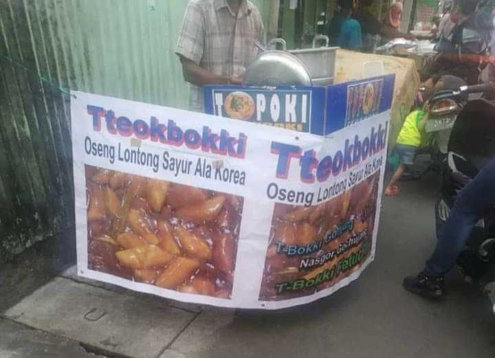 15 Papan Nama Jualan Makanan Ini Nyeleneh Sekaligus Bikin Bingung!