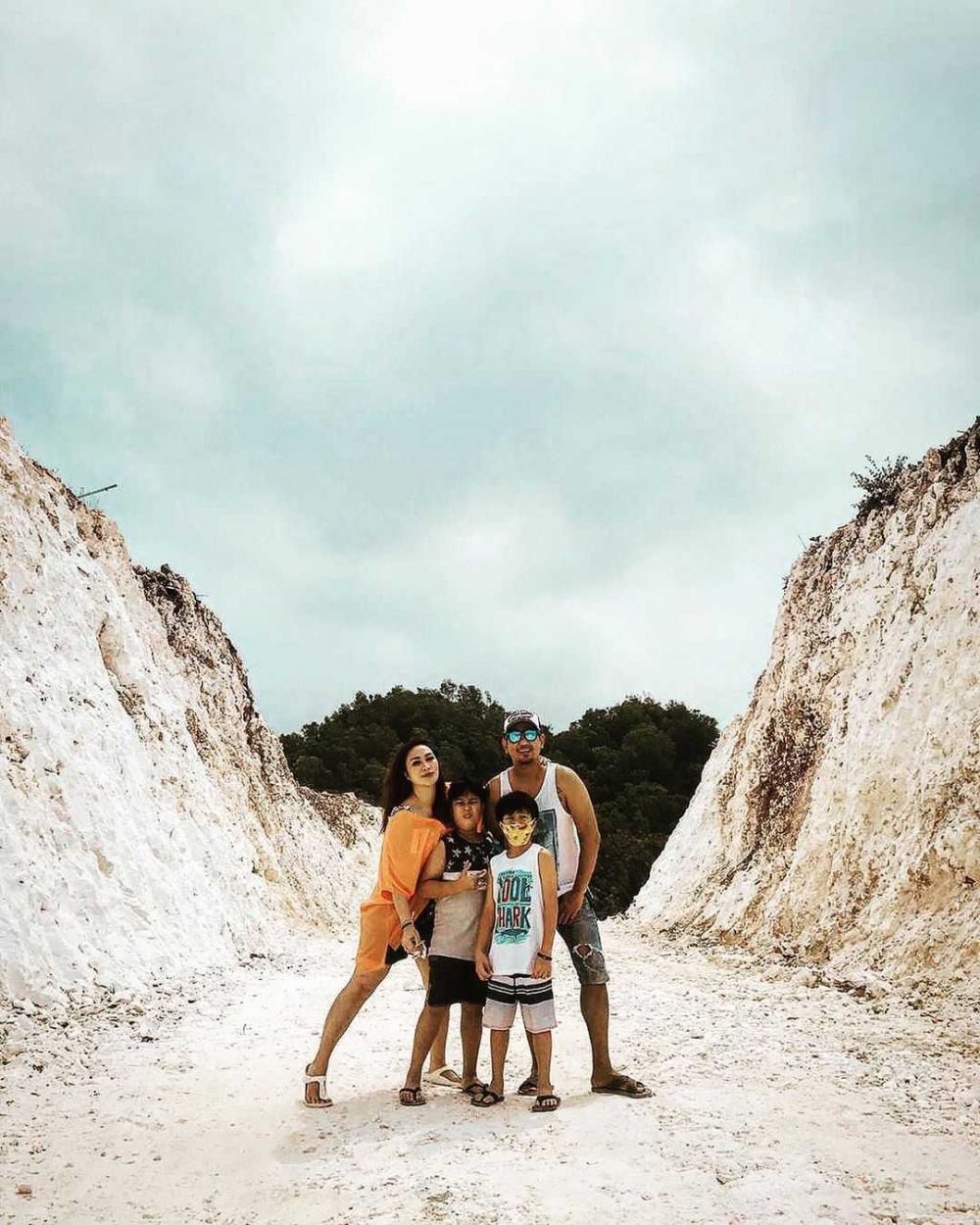 10 Tahun Nikah Beda Agama, Potret Mesra Rio Febrian dan Sabria Kono