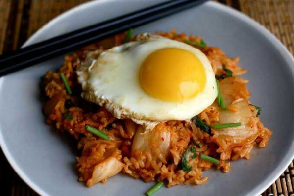 9 Bahanbahan Utama untuk Membuat Nasi Goreng Rice Cooker, Praktis!