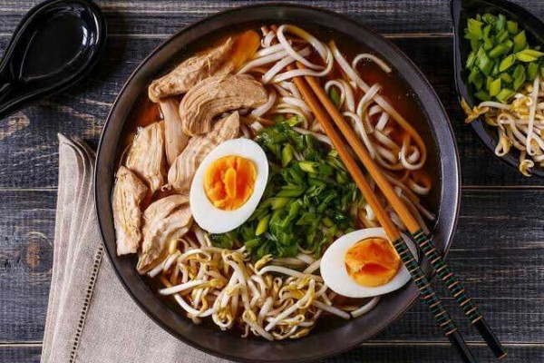 9 Bahan Wajib Untuk Membuat Ramen Di Rumah, Anti Ribet!