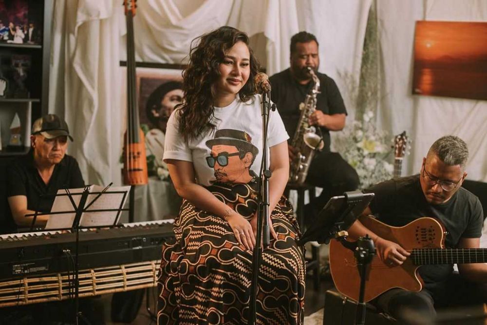 Enam Bulan Kepergian Glenn Fredly, 10 Potret Terkini Mutia Ayu