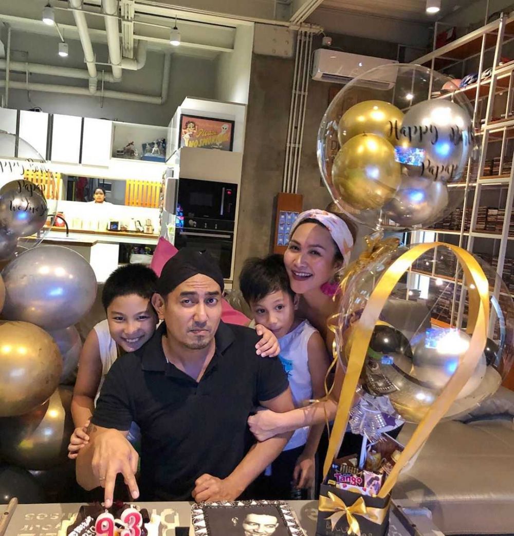 10 Tahun Nikah Beda Agama, Potret Mesra Rio Febrian dan Sabria Kono