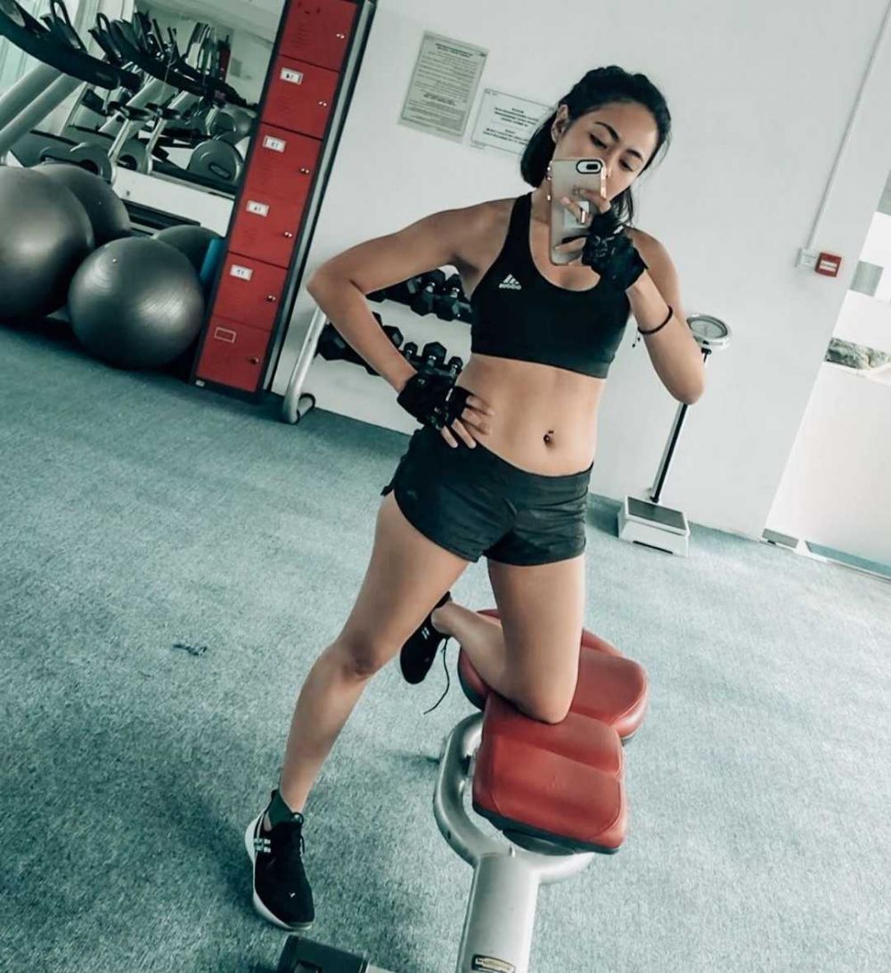 Hot Mama! 9 Potret Kece Nabila Faisal Usai Lahiran, Bugar Abis!