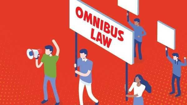 Topo Ngligo Jadi Alat Buruh di Semarang Menentang Sosialisasi UU Omnibus Law