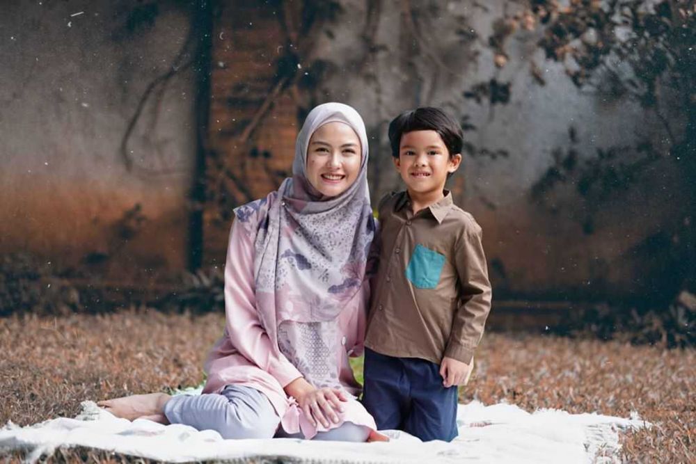 Lama Vakum di TV, 10 Potret Terkini Revalina S Temat Jadi Ibu Dua Anak
