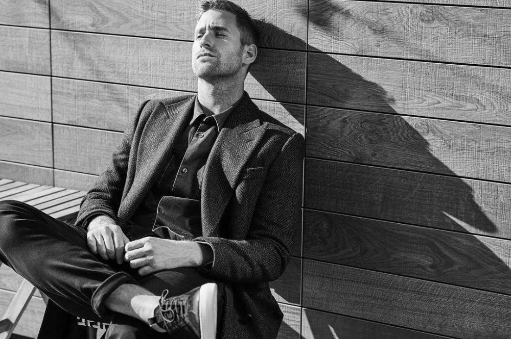 Invisible Man Oliver Jackson Cohen Bly Manor - Main Serial The Haunting Of Bly Manor 9 Potret Maskulin Jackson Cohen