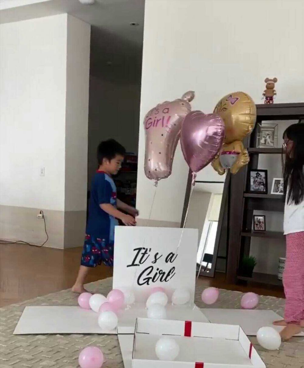Usia 38 Tahun, 10 Potret Memesona Adinda Bakrie Pamer Baby Bump
