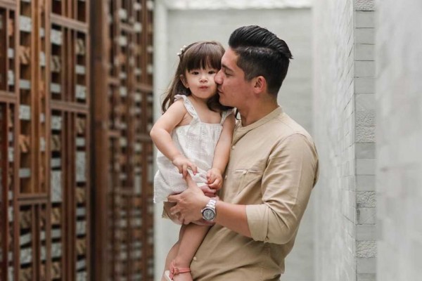 10 Momen Kebersamaan Samuel Zylgwyn dan Putrinya, Penuh Kehangatan!