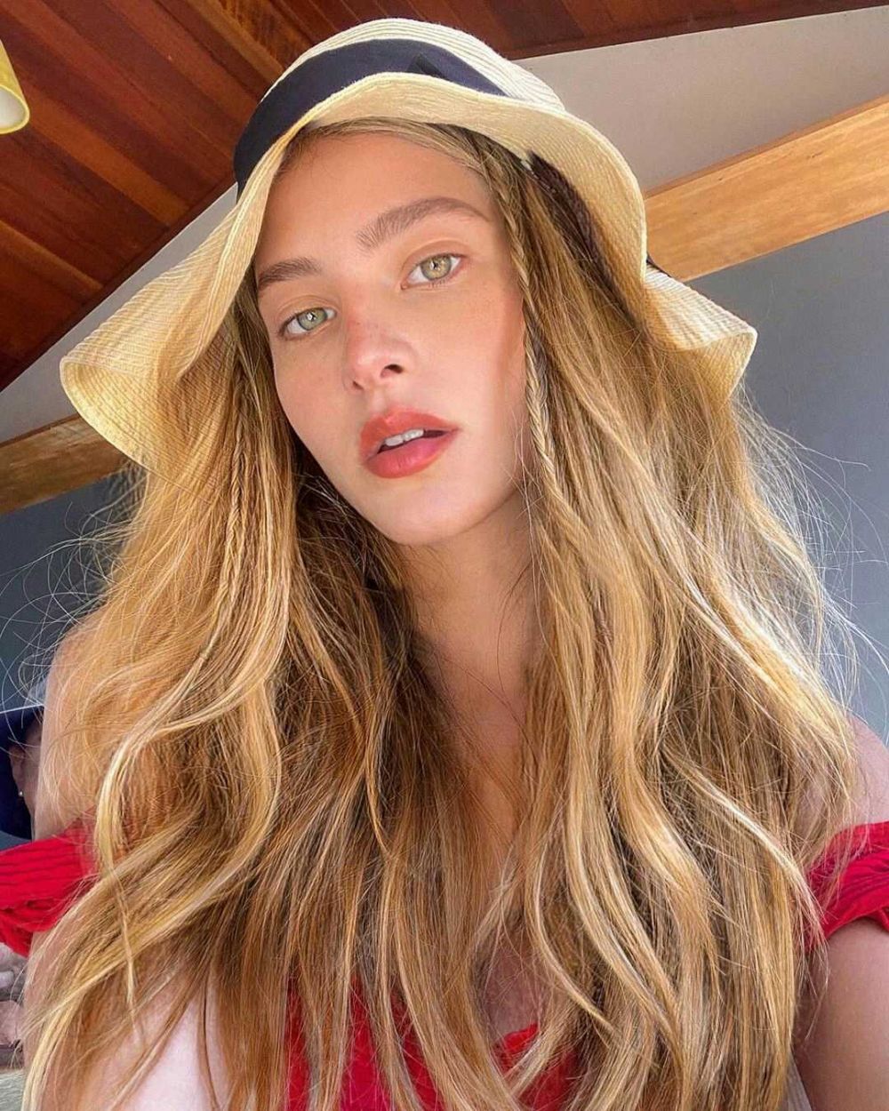 9 Potret Hanna Romanazzi, Bintang 'Reality Z' yang Selalu Tampil Kece