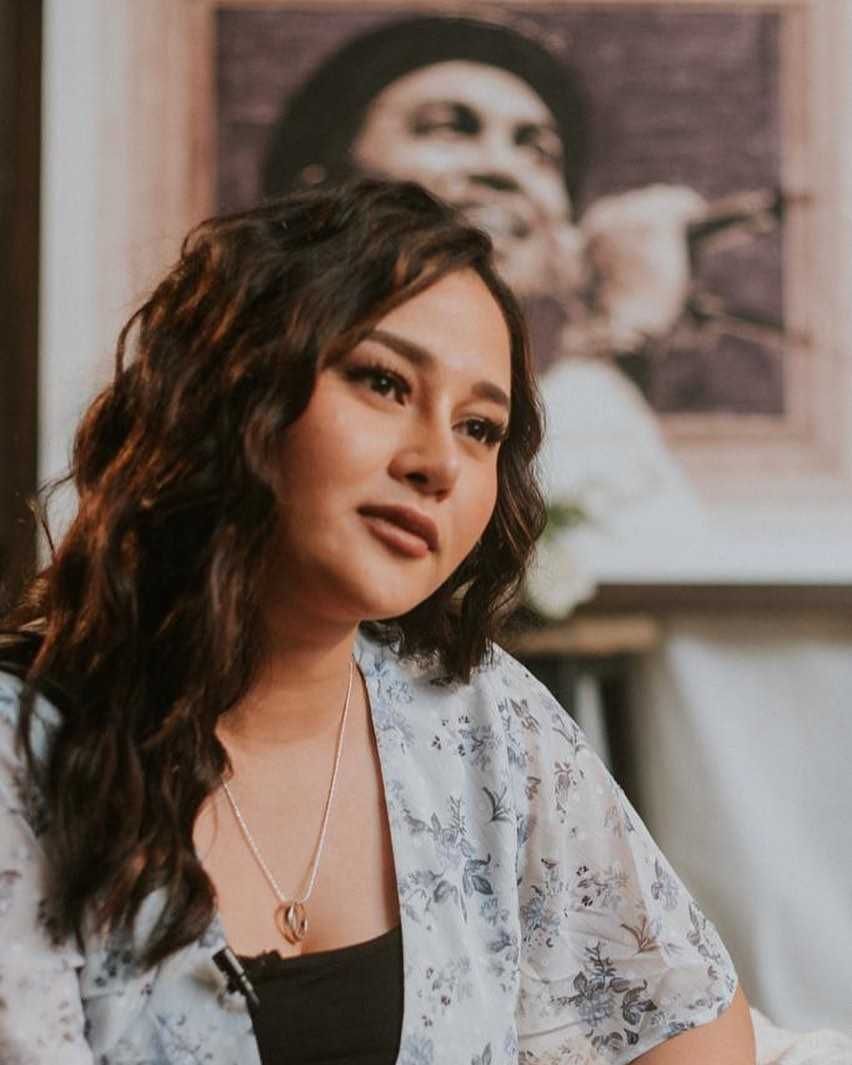 Enam Bulan Kepergian Glenn Fredly, 10 Potret Terkini Mutia Ayu