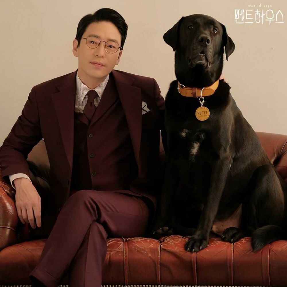 9 Potret Berkharisma Uhm Ki Joon Main KDrama Terbaru The Penthouse