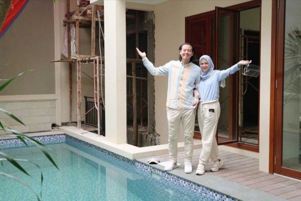 Masih Direnovasi, 9 Potret Tampilan Rumah Baru Roger dan Cut Meyriska