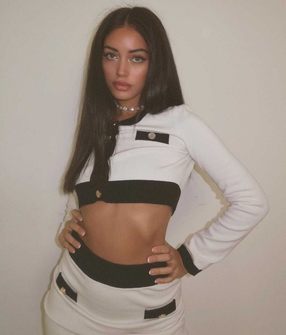 10 Potret Menawan Cindy Kimberly Model Hollywood Keturunan Indonesia