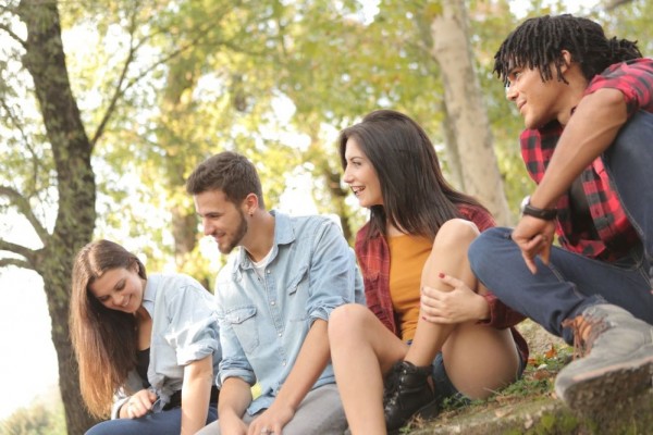 5 Tips biar Kamu Selalu Ada bagi Sahabat saat Mengalami Masa Sulit