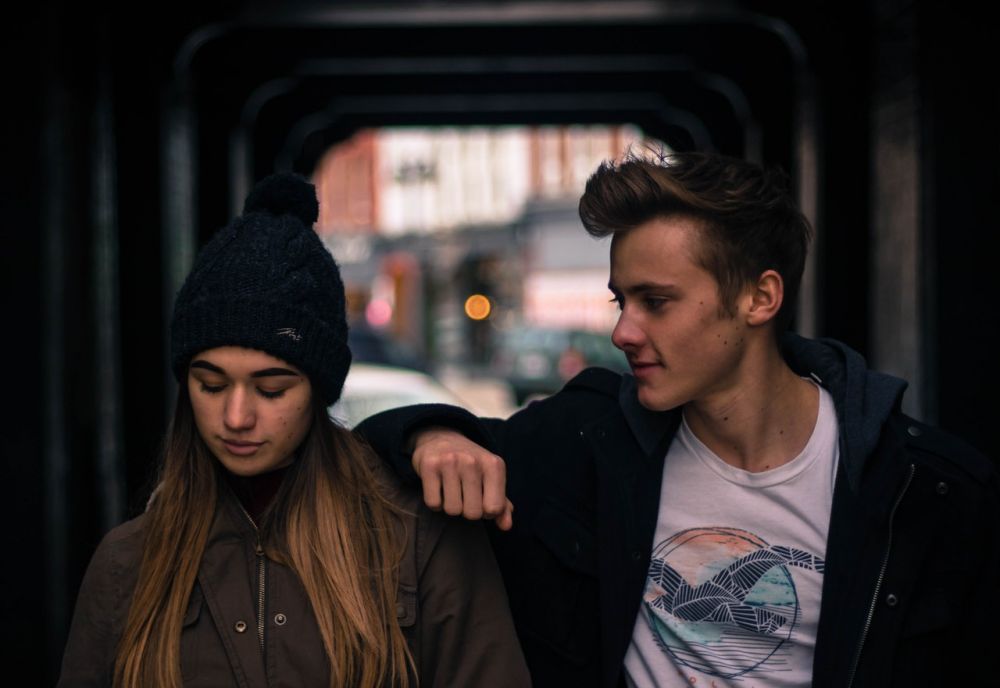 5 Alasan Pria Sulit Utarakan Perasaan Cinta, Pikirkan dengan Tenang