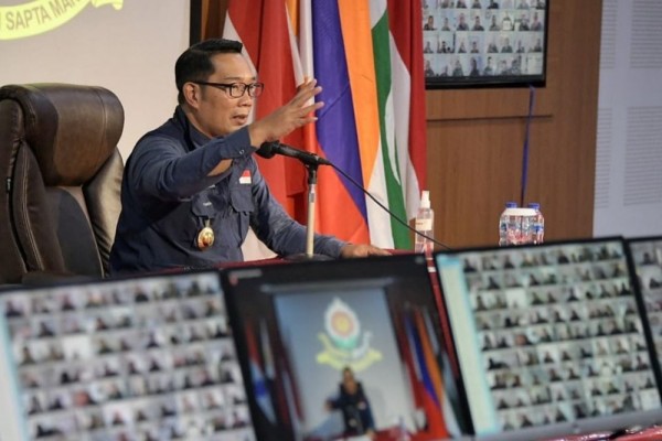 Temui Massa, Ridwan Kamil Janji Kirim Surat Aspirasi Buruh ke Jokowi