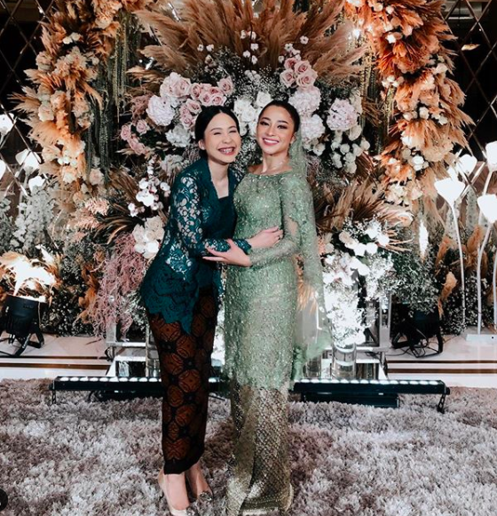10 Gaya Hits Geng Sosialita Nikita Willy Temani Naik ke Pelaminan
