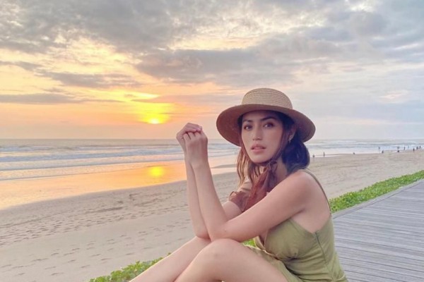 10 Potret Memikat Jessica Iskandar Sebagai Warga Baru di Bali, Cool