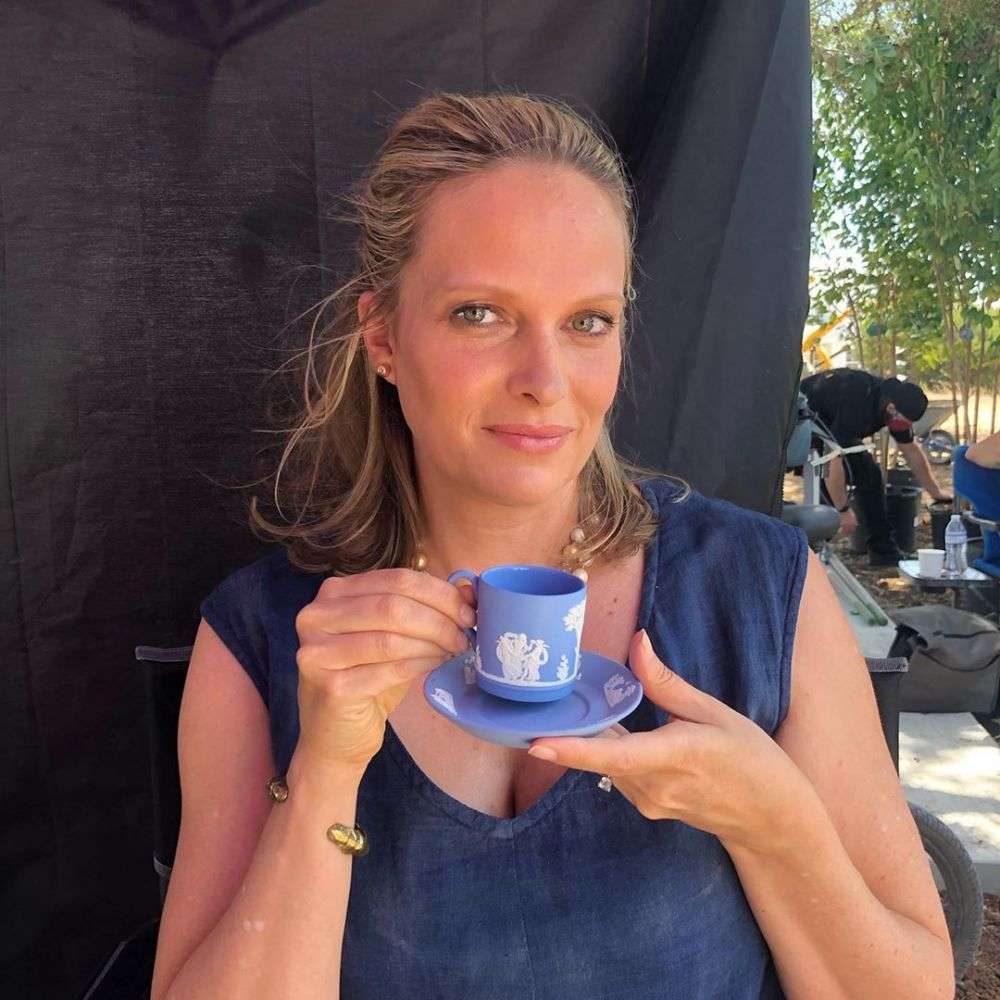 10 Foto Terbaru Vinessa Shaw, Bintang Hocus Pocus yang Sudah Jadi Ibu