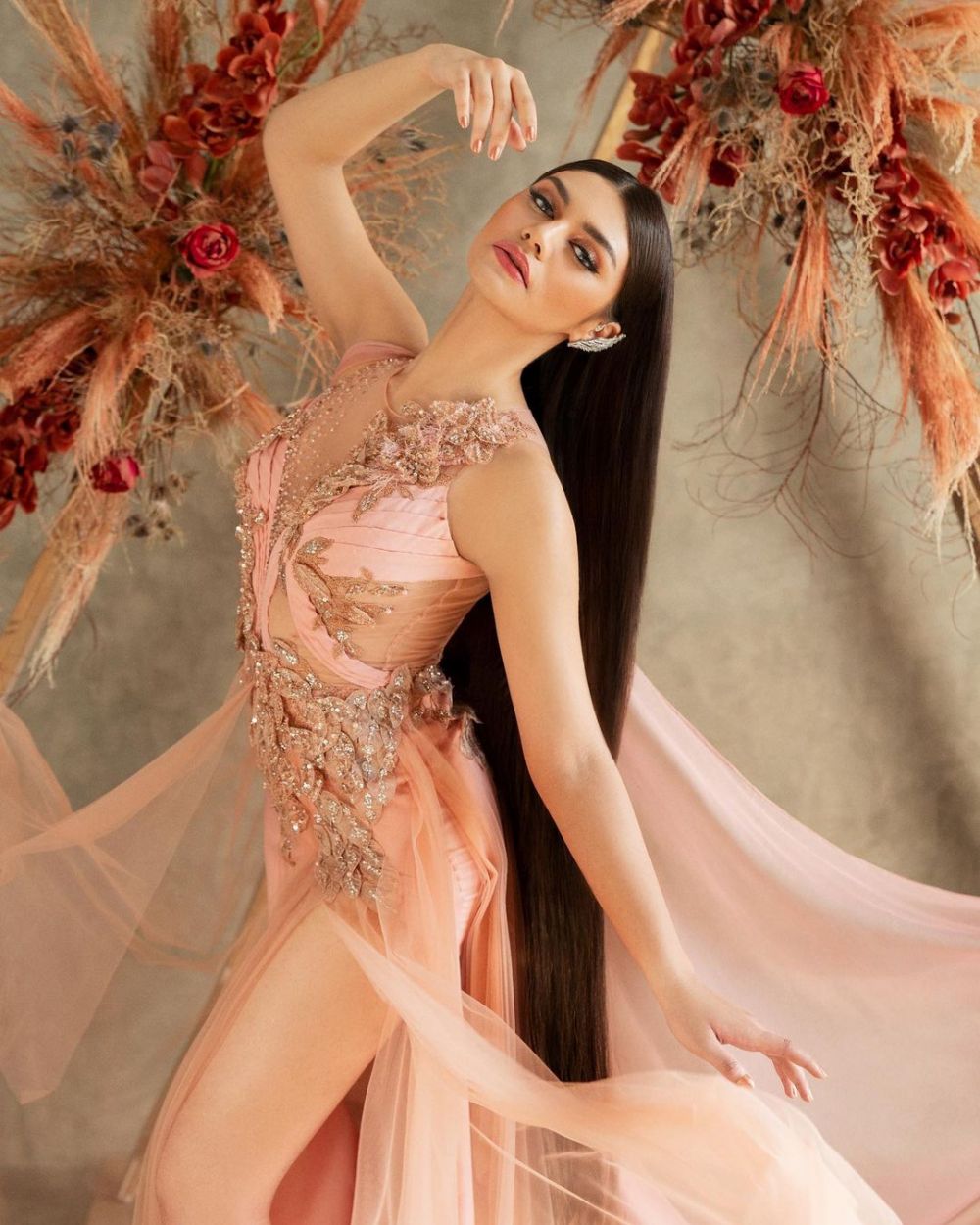 Berkelas dan Super Elegan! 10 Pemotretan Artis Jihane Almira