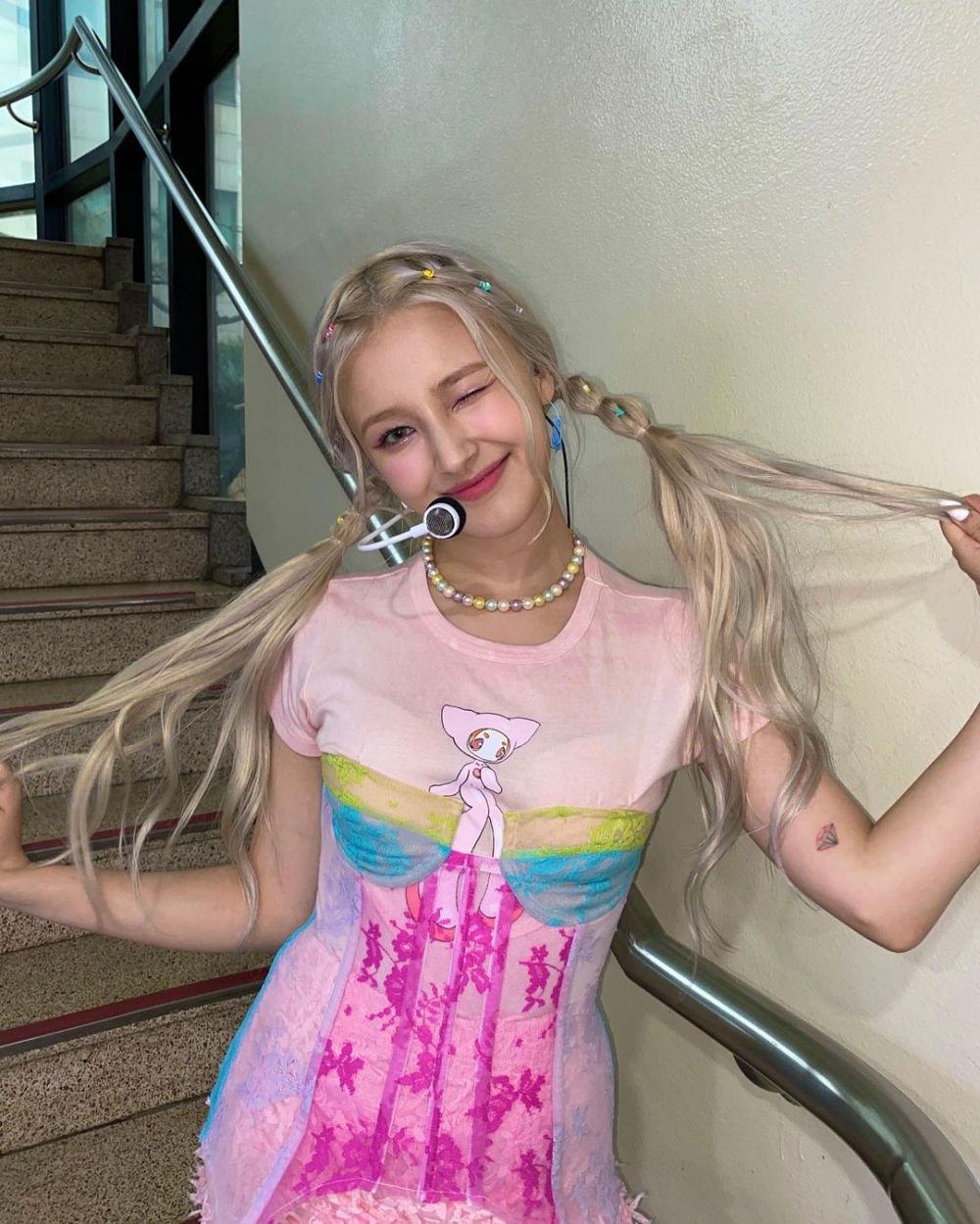 Stunning Abis! 10 Potret Nancy MOMOLAND dengan Rambut Pirang