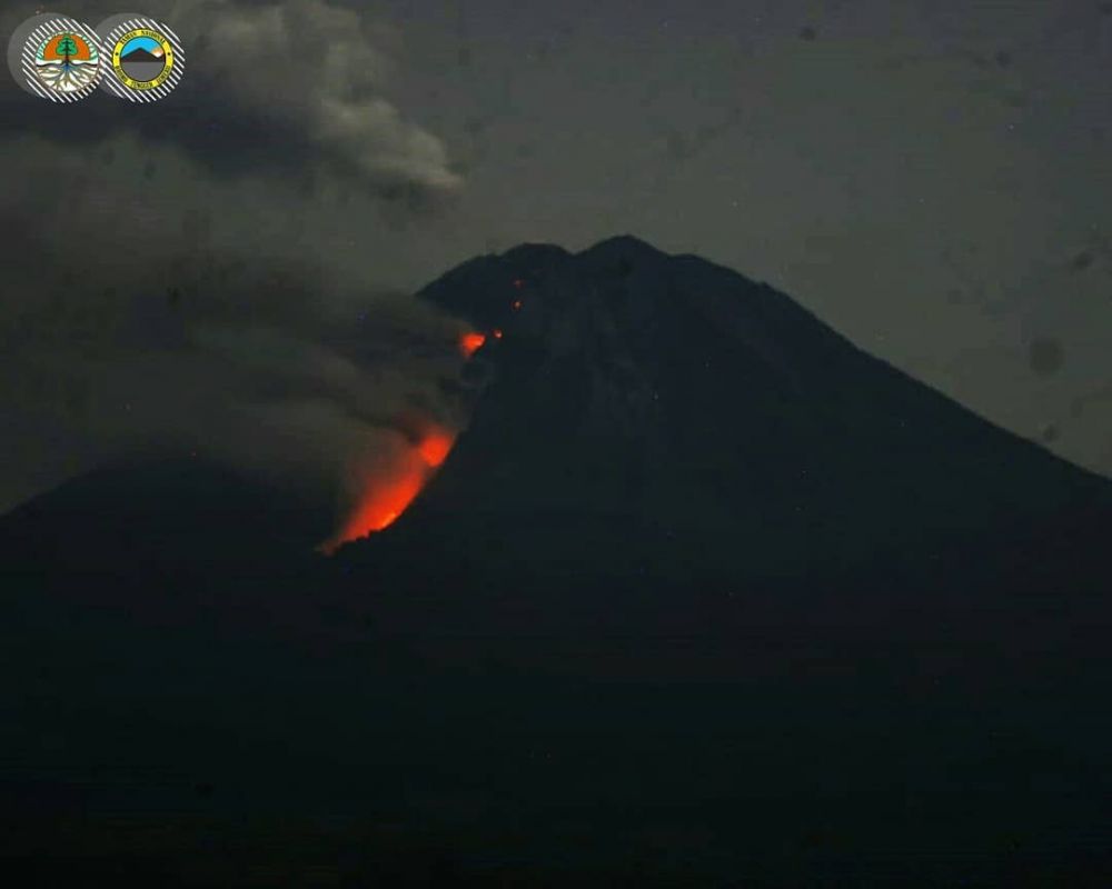 Potret Meletusnya Gunung Semeru, Semburan Awan Panas