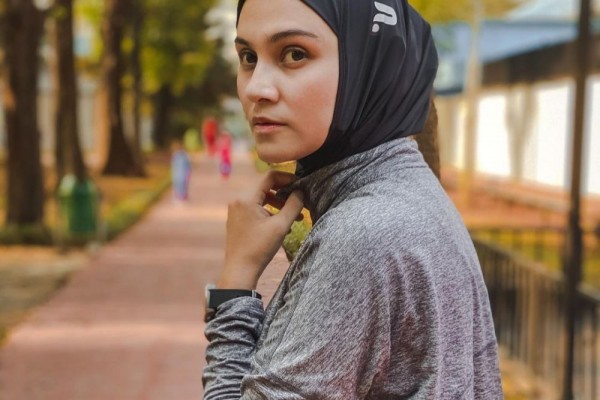 9 Gerakan Olahraga ala Zee Zee Shahab untuk Menurunkan Berat Badan