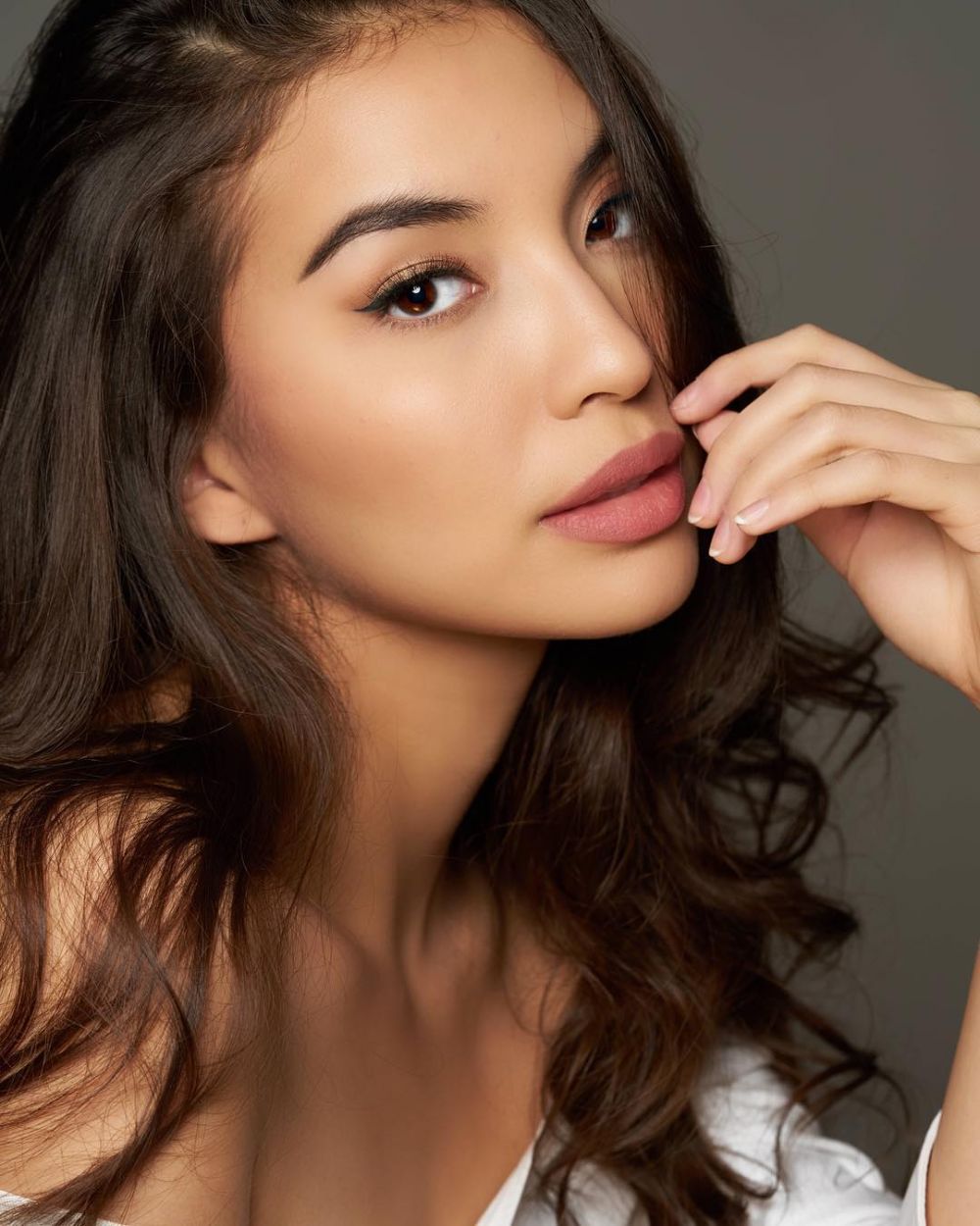 9 Potret Body Goals Manohara Odelia, Pancarkan Aura Memukau