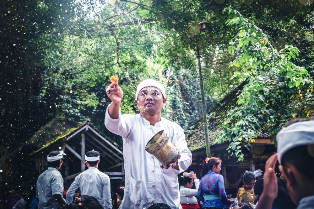8 Rangkaian Upacara Adat Hindu Bali untuk Keselamatan Buah Hati