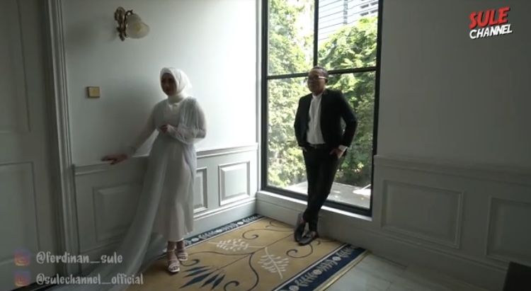 Diduga Prewed, 10 Gaya Pemotretan Sule dan Nathalie yang Mesra Abis