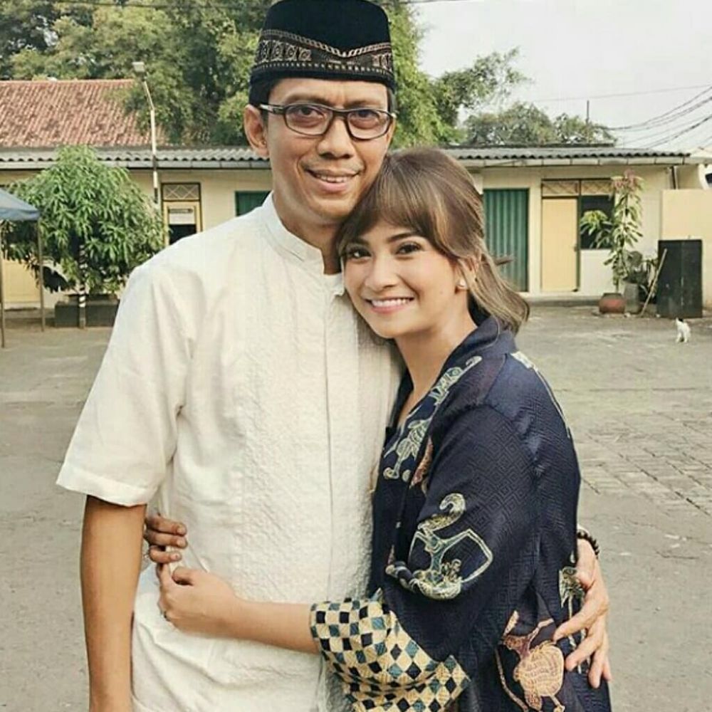 10 Potret Manisnya Kebersamaan Vanessa Angel Dan Ayah Bikin Adem
