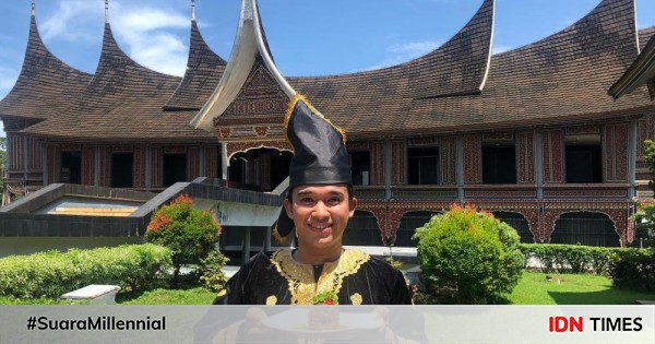 10 potret kece anwar dengan pakaian khas daerah, gagah bak pangeran!