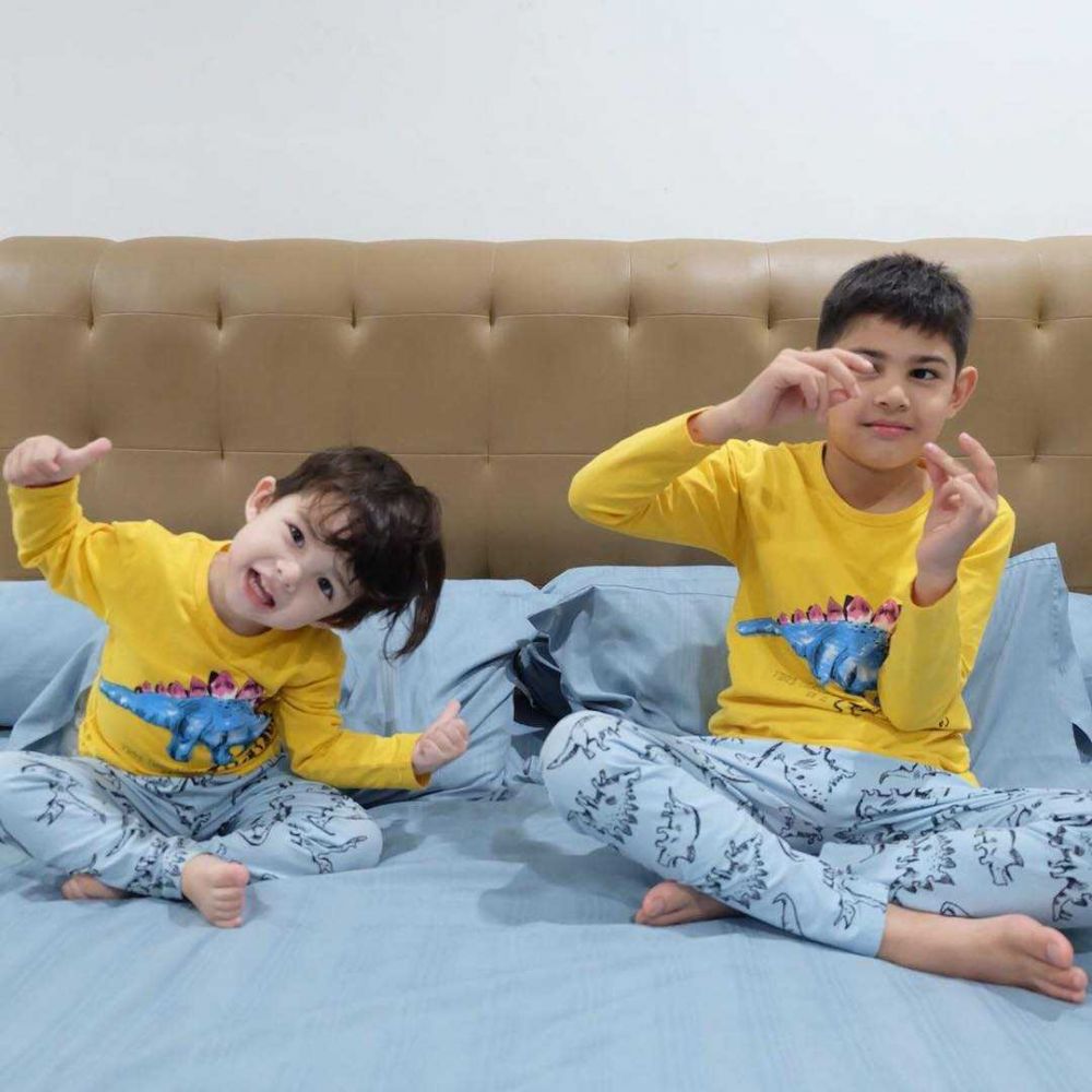 Sibling Goals! 10 Potret Kece Arsen dan Arkana Buah Hati Risty Tagor
