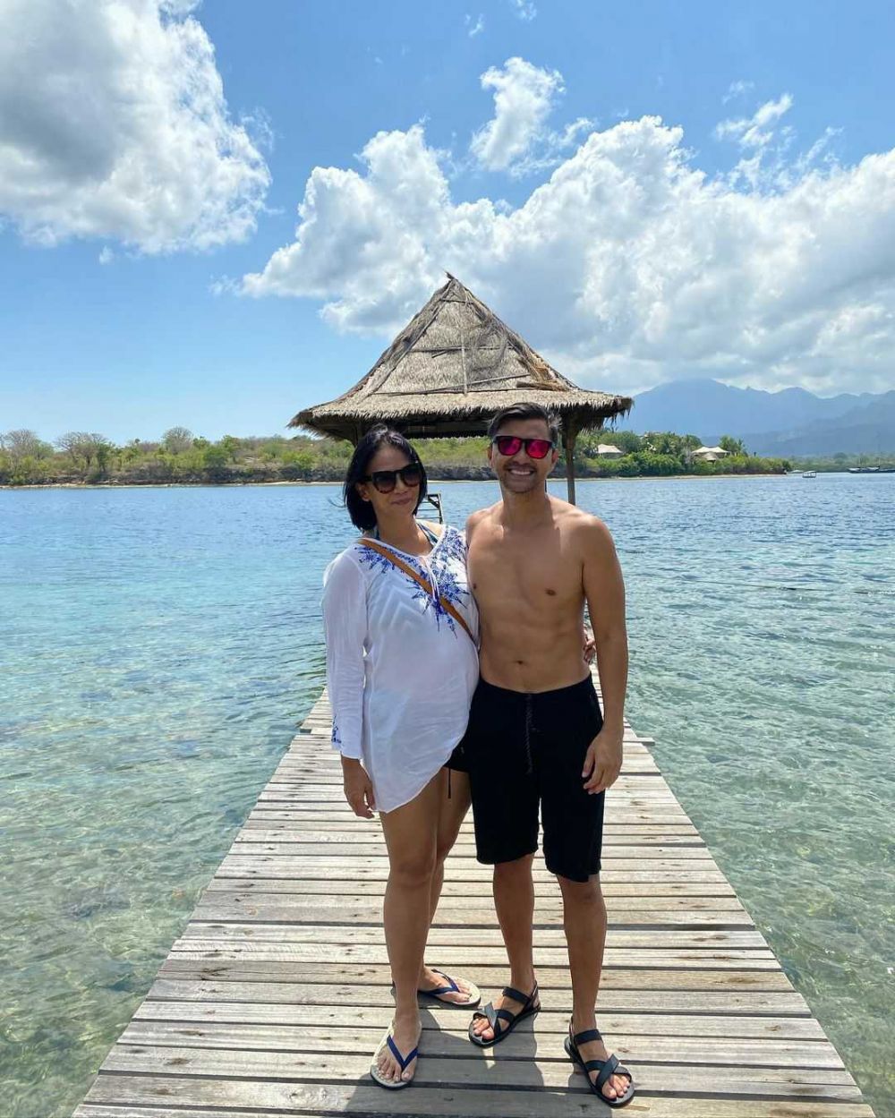 Couple Goals! 9 Potret Mesra Anjasmara & Dian Nitami 21 Tahun Menikah