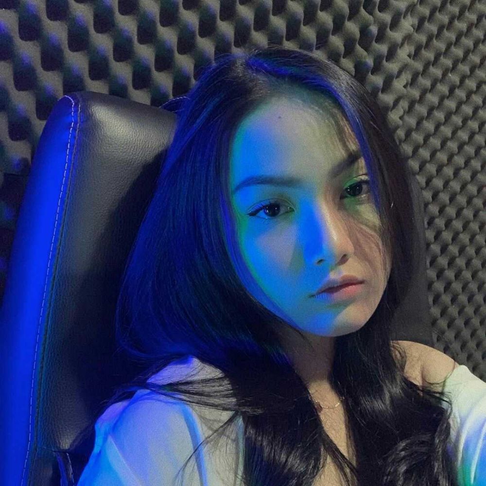 10 Adu Pesona Aisyah Aqilah dan Maizura, Dua Artis Muda Asal Makassar