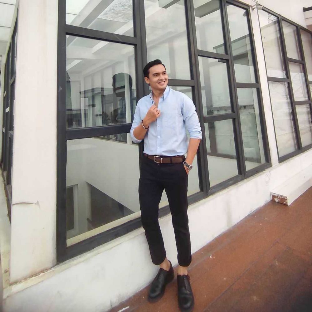 Ternyata Dulu Anak Santri, Profil Ikbal Fauzi 'Asisten' Arya Saloka