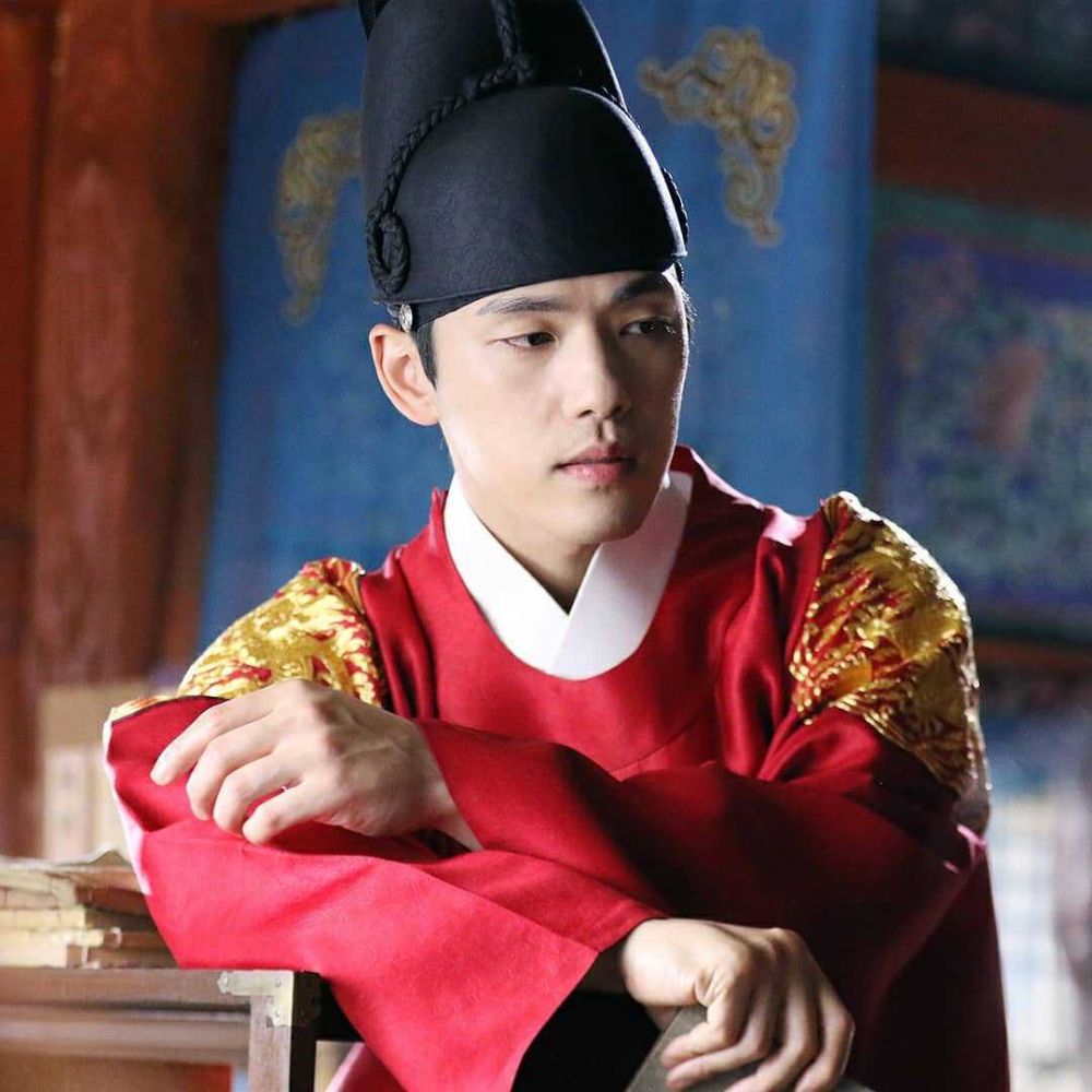 Siap Jadi Raja Di Mr Queen 10 Potret Kim Jung Hyun Yang Menawan