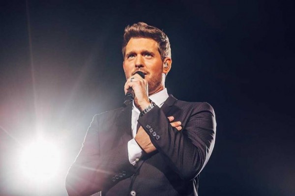 10 Potret Terbaru Michael Bublé di Usia 45 Tahun, Semakin Berkarisma