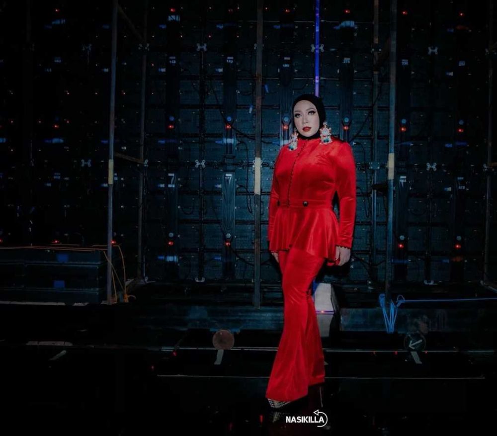 10 Potret Melly Goeslaw Makin Tirus bak Gadis, Sukses Jalani Diet