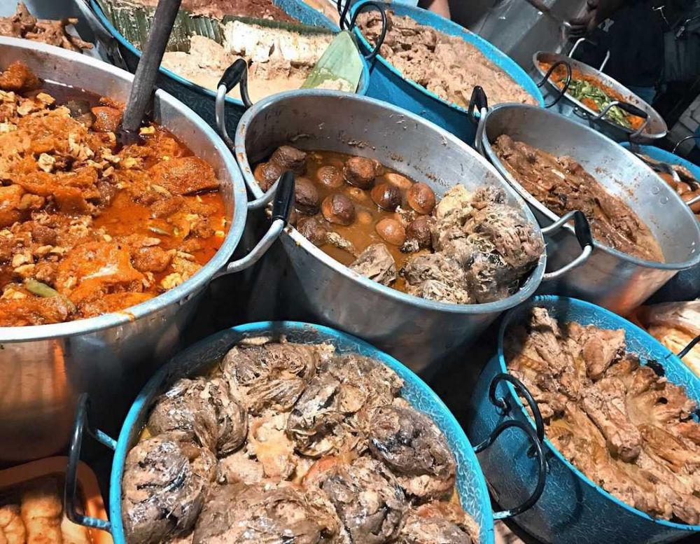 6 Rekomendasi Tempat Makan Gudeg saat Malam di Jogja, Legendaris nih!