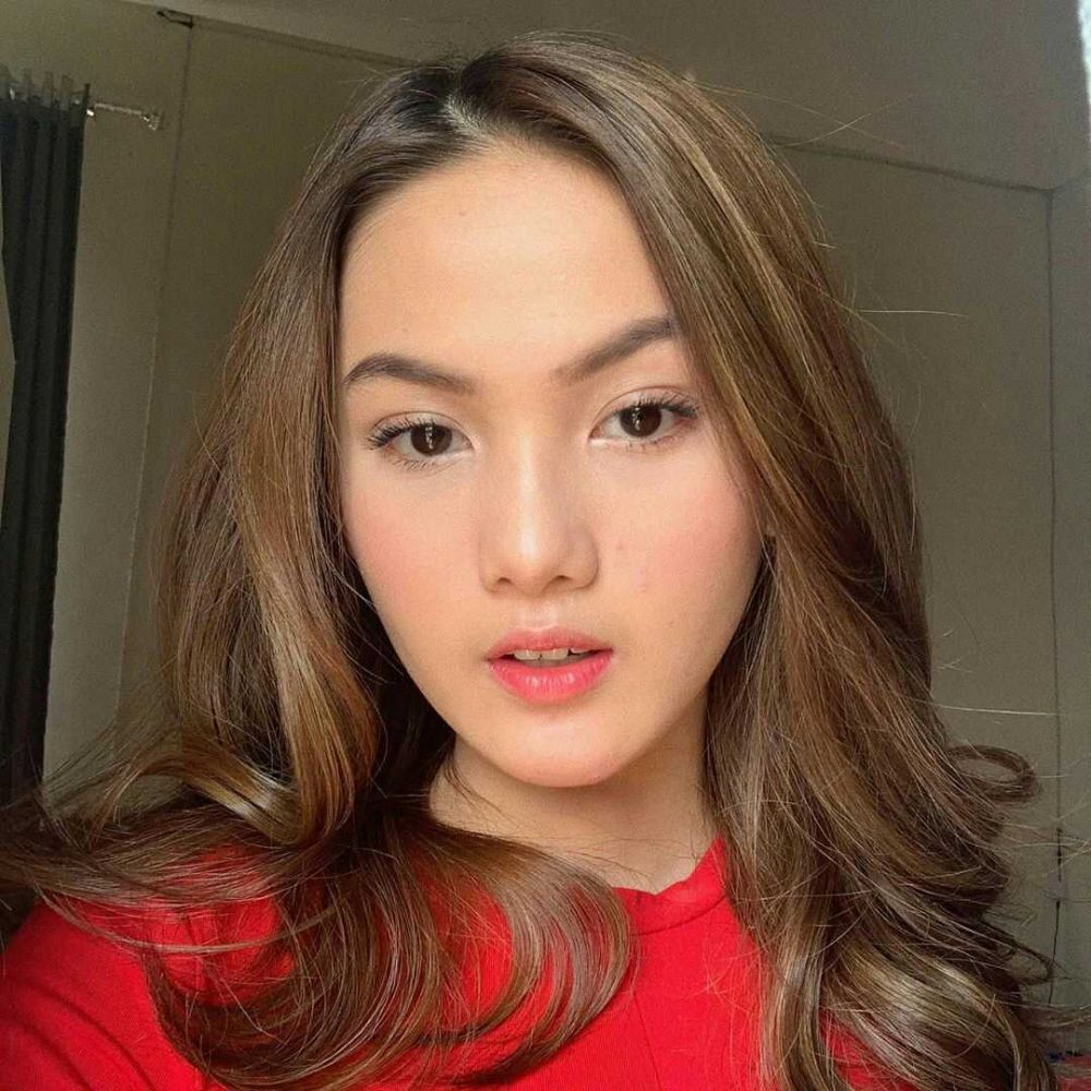 10 Adu Pesona Aisyah Aqilah dan Maizura, Dua Artis Muda Asal Makassar