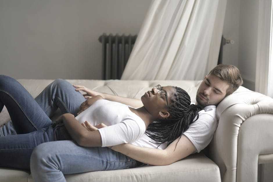 5 Hal Ini Penting Dibuka ke Pasangan, demi Kelancaran Hubunganmu